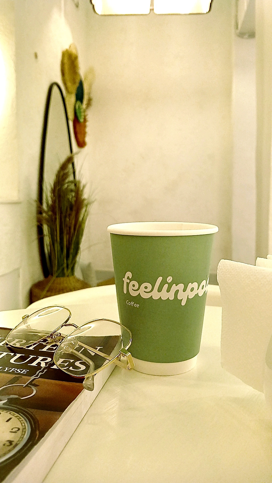 Matcha drink close-up at Feelinpoa